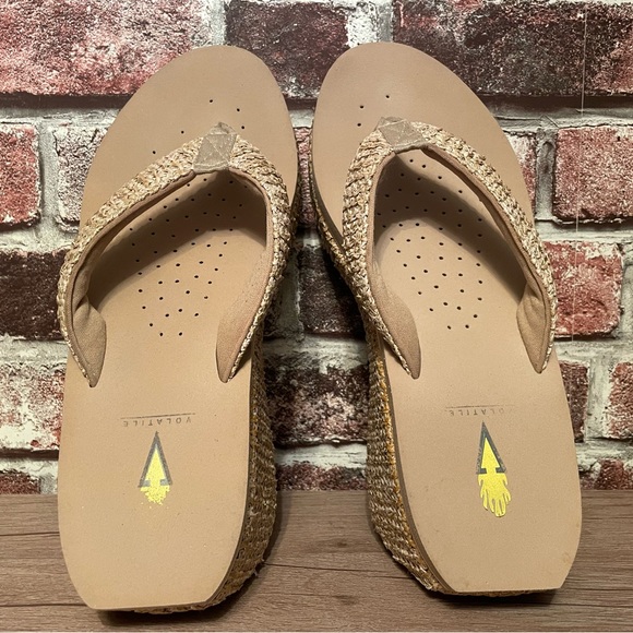 Volatile Women's Audry Wedge Thong Sandals Raffia Natural, Size 9 - Picture 1 of 9